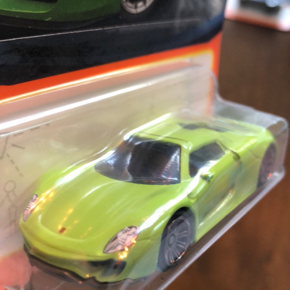 Porsche 918 Spyder - Green - Picture 3 of 7